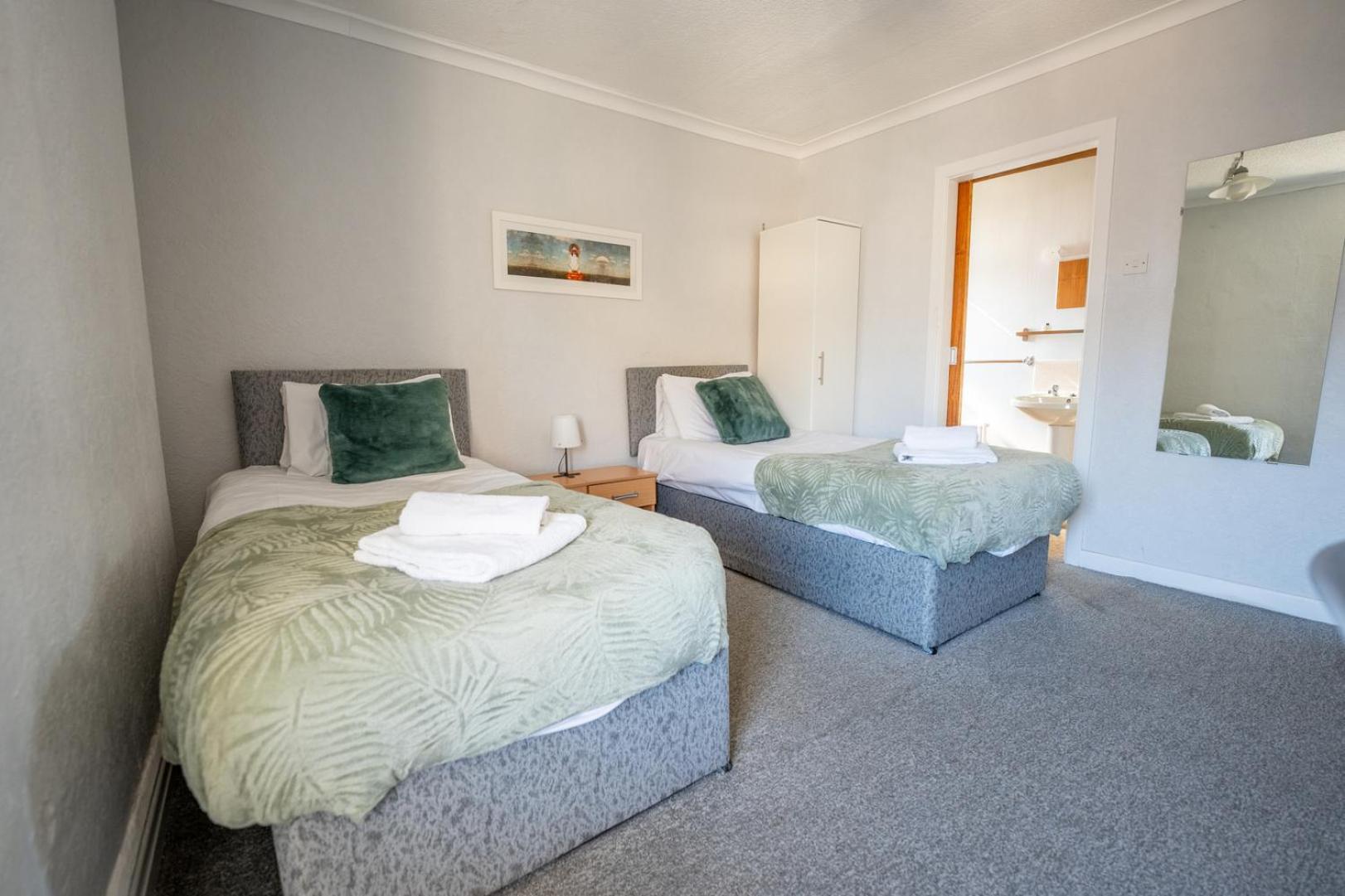 The Clifton Seafront Hotel มอร์คัมบ์ ภายนอก รูปภาพ