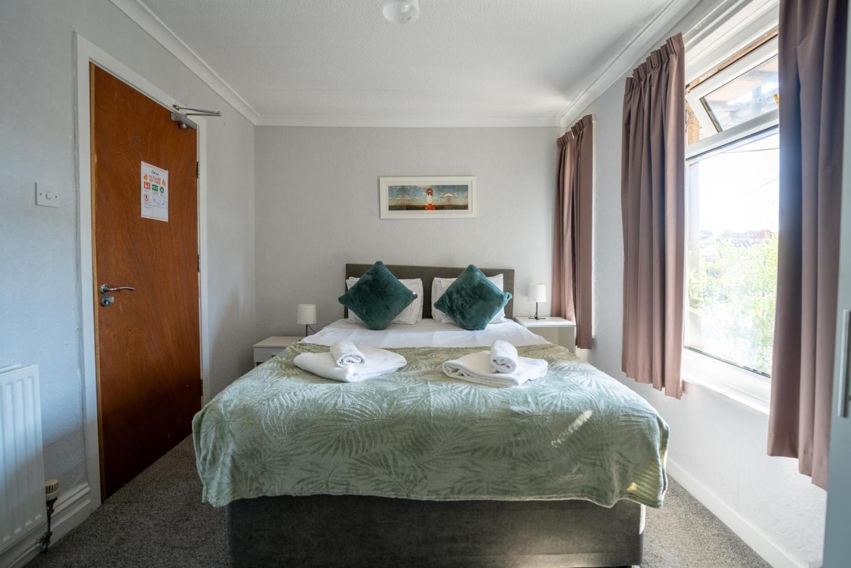 The Clifton Seafront Hotel มอร์คัมบ์ ภายนอก รูปภาพ